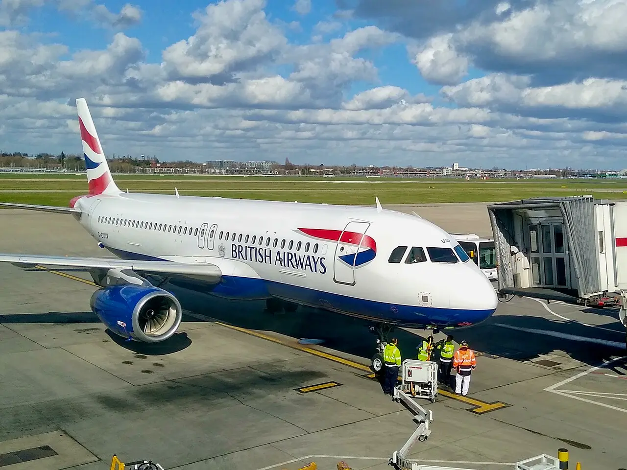 A British Airways Airbus A320 on stand at London Heathrow Terminal 5