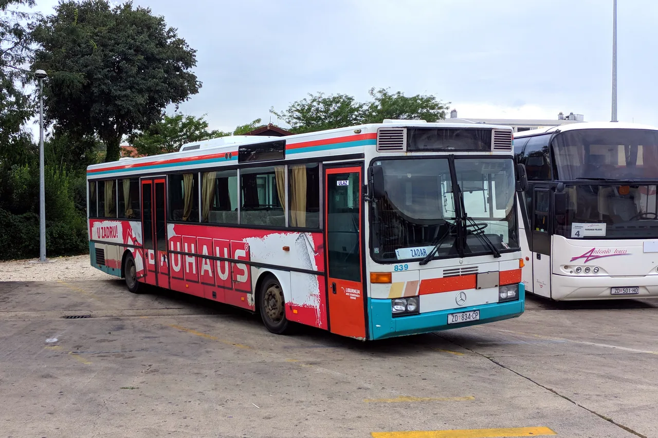 A Liburnija coach at a bus station in the Zadar area